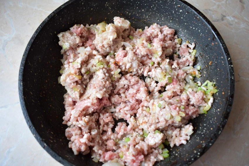 Печёнка говяжья жареная с луком и морковью