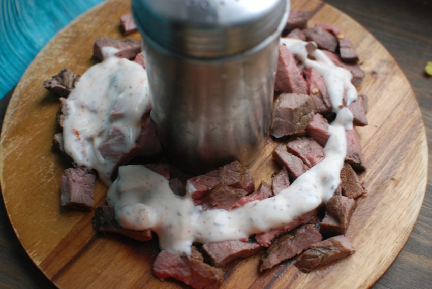 Красивый мясной салат