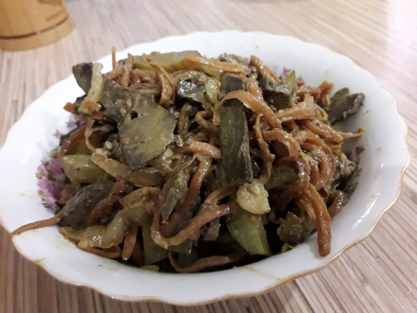 Салат с творогом и овощами