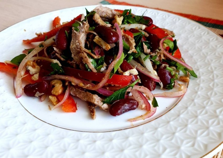 Салат с языком