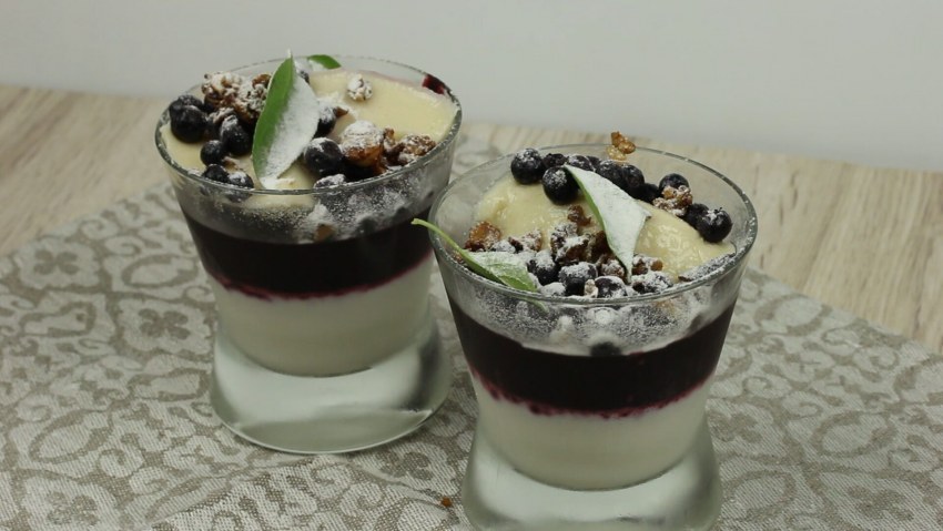 Желе кокосовое и ягоды