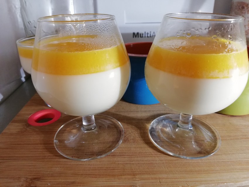 Чиа пудинг с манго и маракуйя