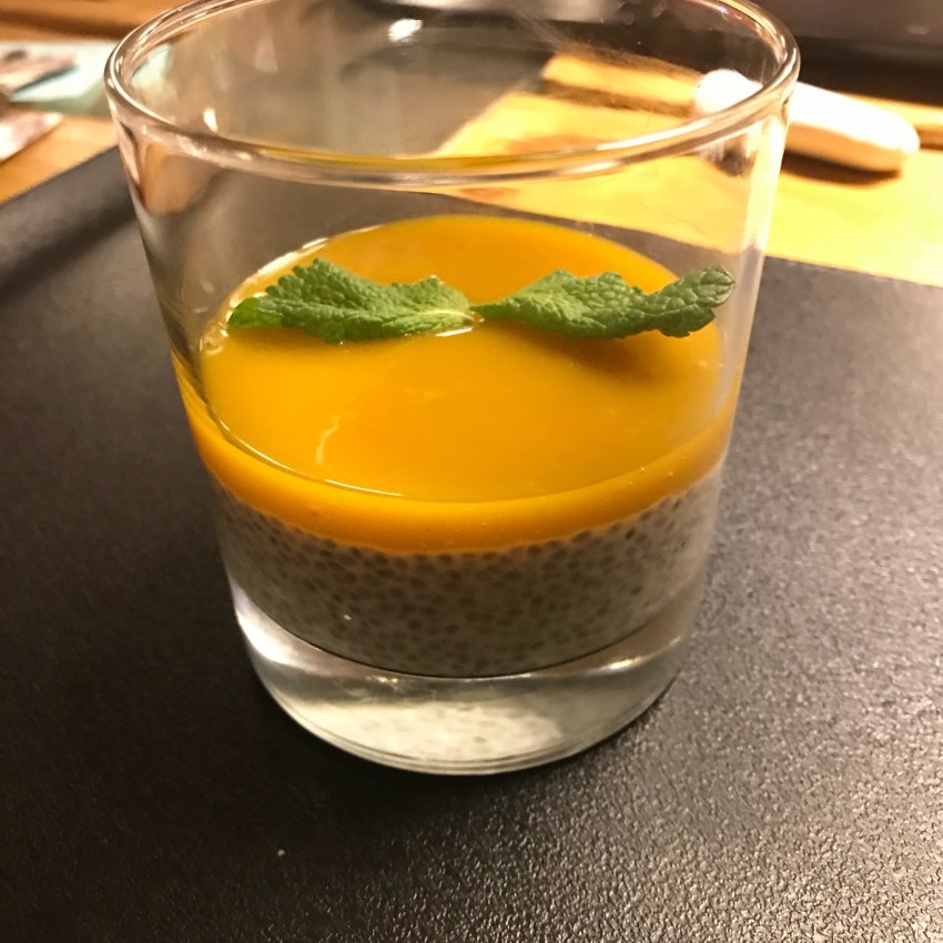 Желе из кокосового молока и манго