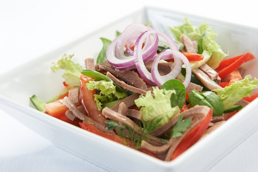 Салат с языком