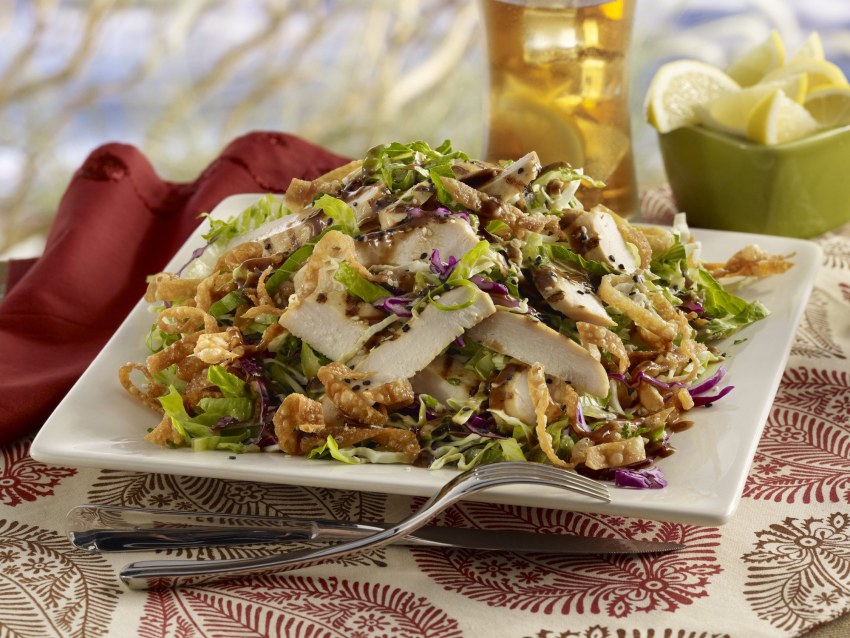 Теплый куриный салат
