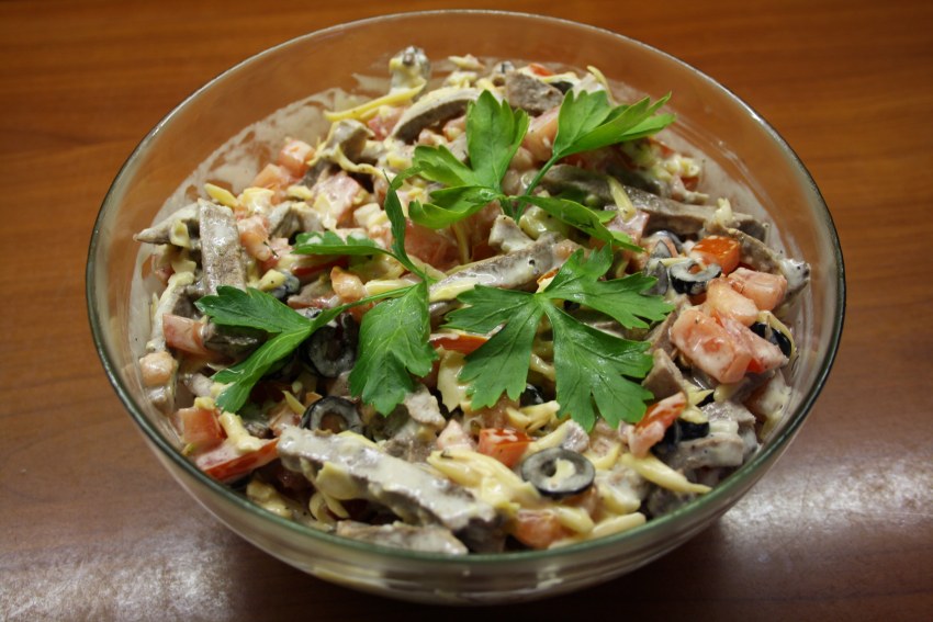 Салат с языком