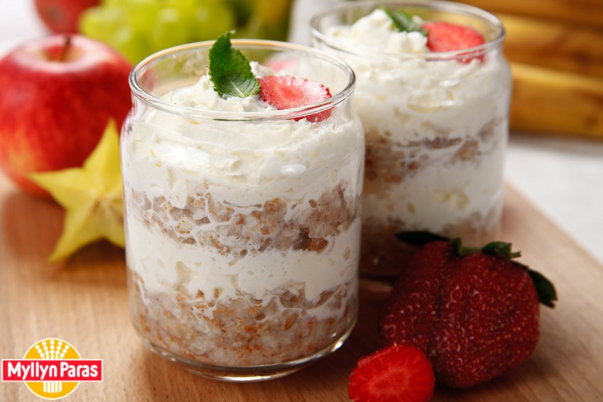 Ленивая овсянка с черносливом