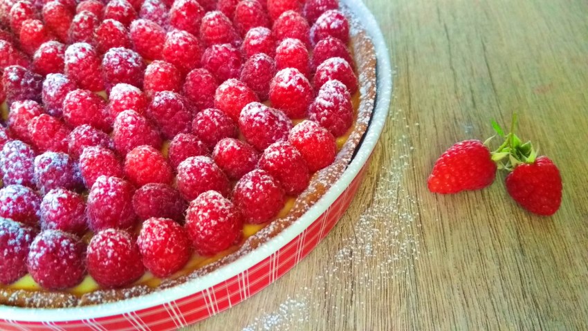 Торт с малиной