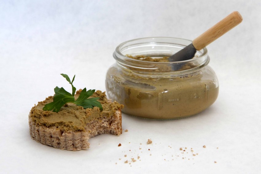 Паштет из печени с маслом