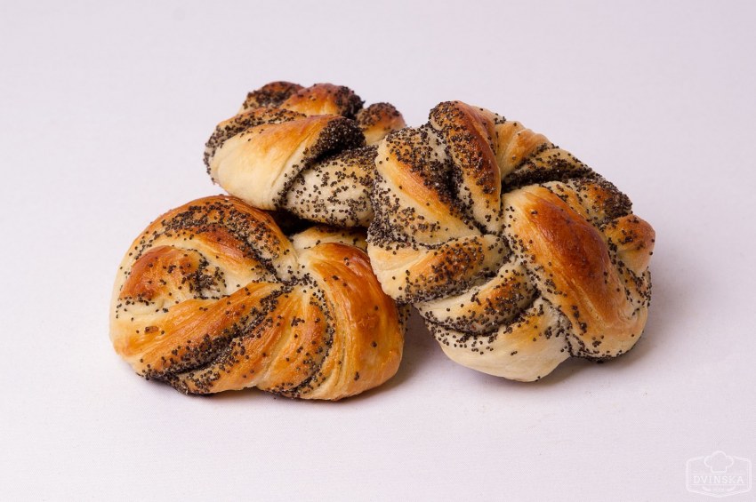 Булочка витушка сдобная