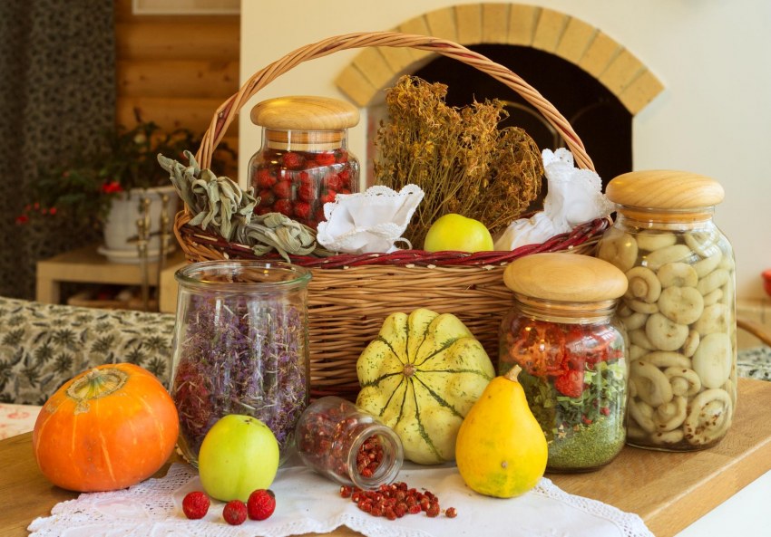 Погребок с заготовками