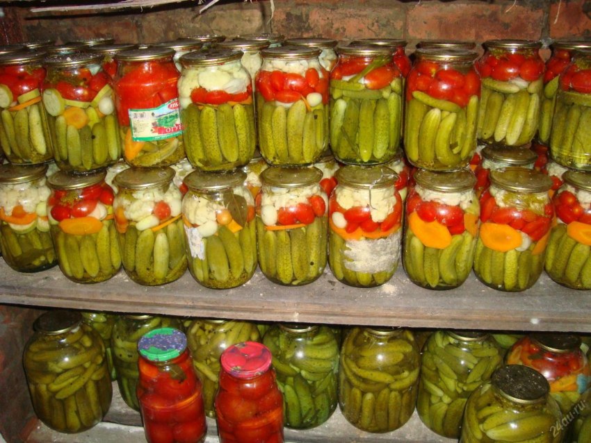 Соленья в банках