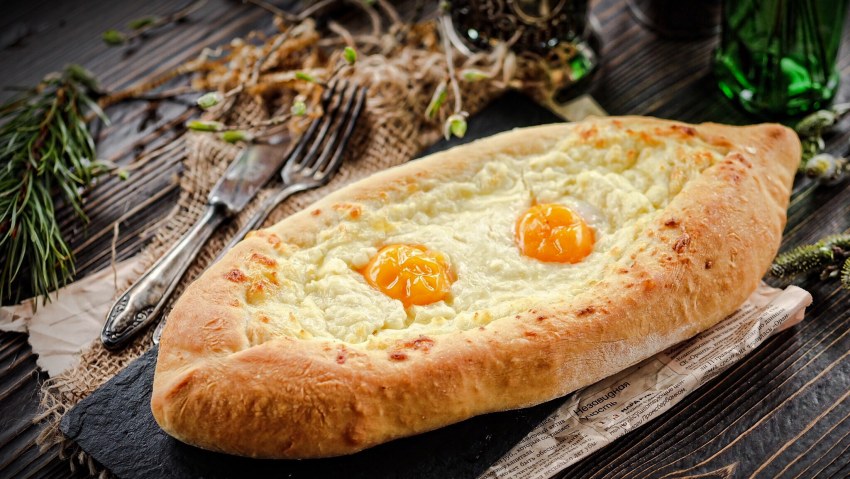 Большой хачапури по аджарски