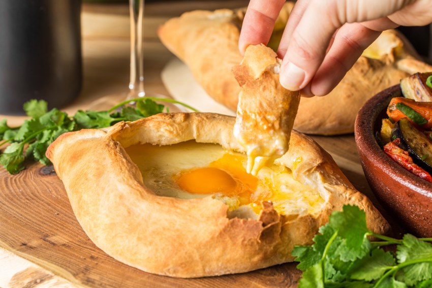 Аджарский хачапури в Грузии