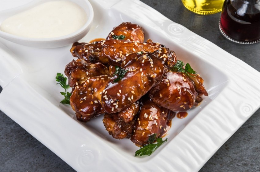 Бедра и крылышки в соевом соусе