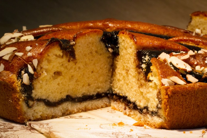 Торт с черемухой молотой