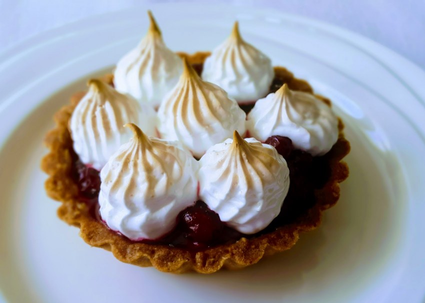 Красивая выпечка из песочного теста