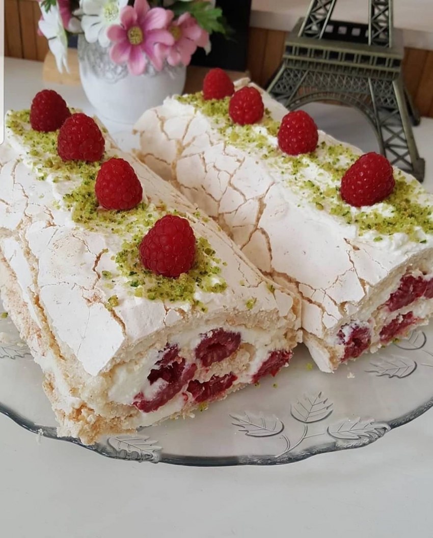 Меренговый рулет с безе