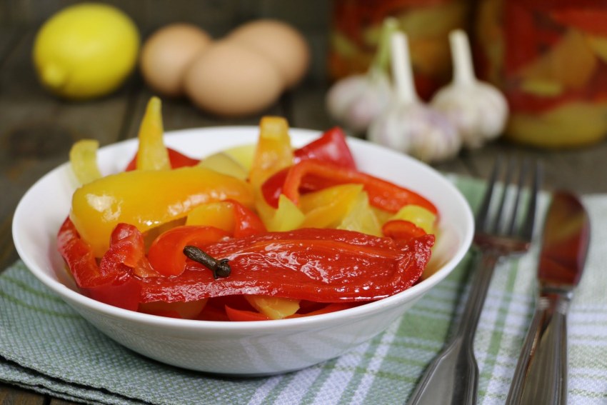 Перцы запеченные, фаршированные брынзой