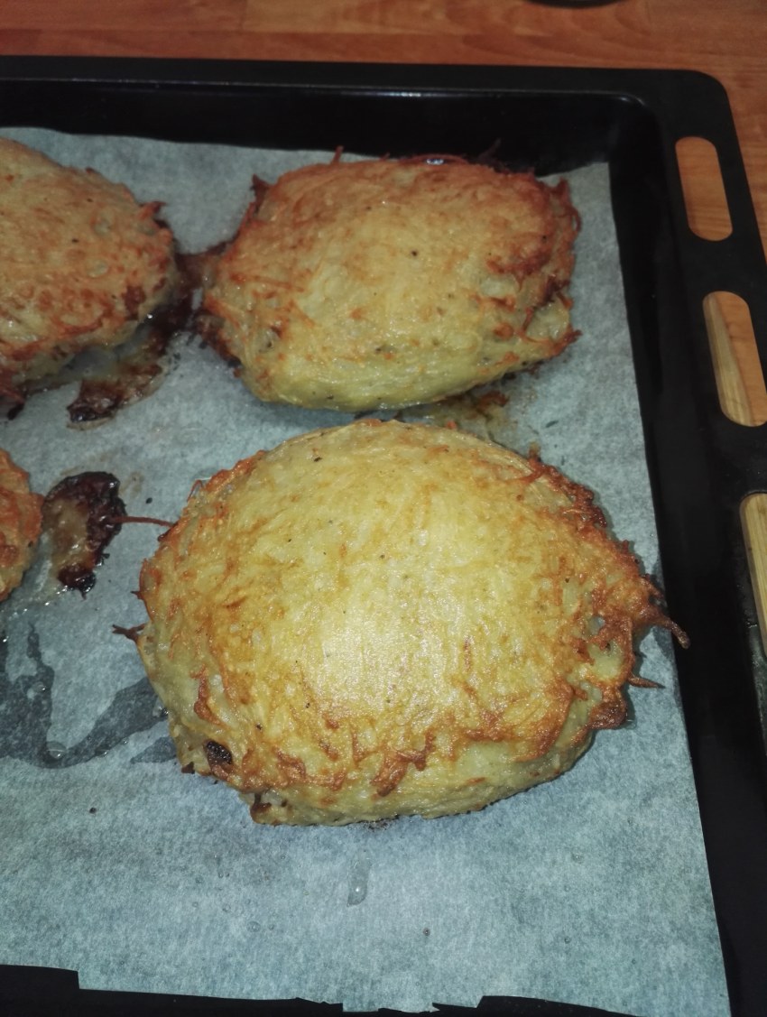 Картофельные драники с фаршем и сыром в духовке