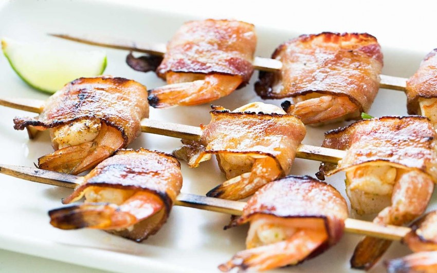 Мясо в беконе