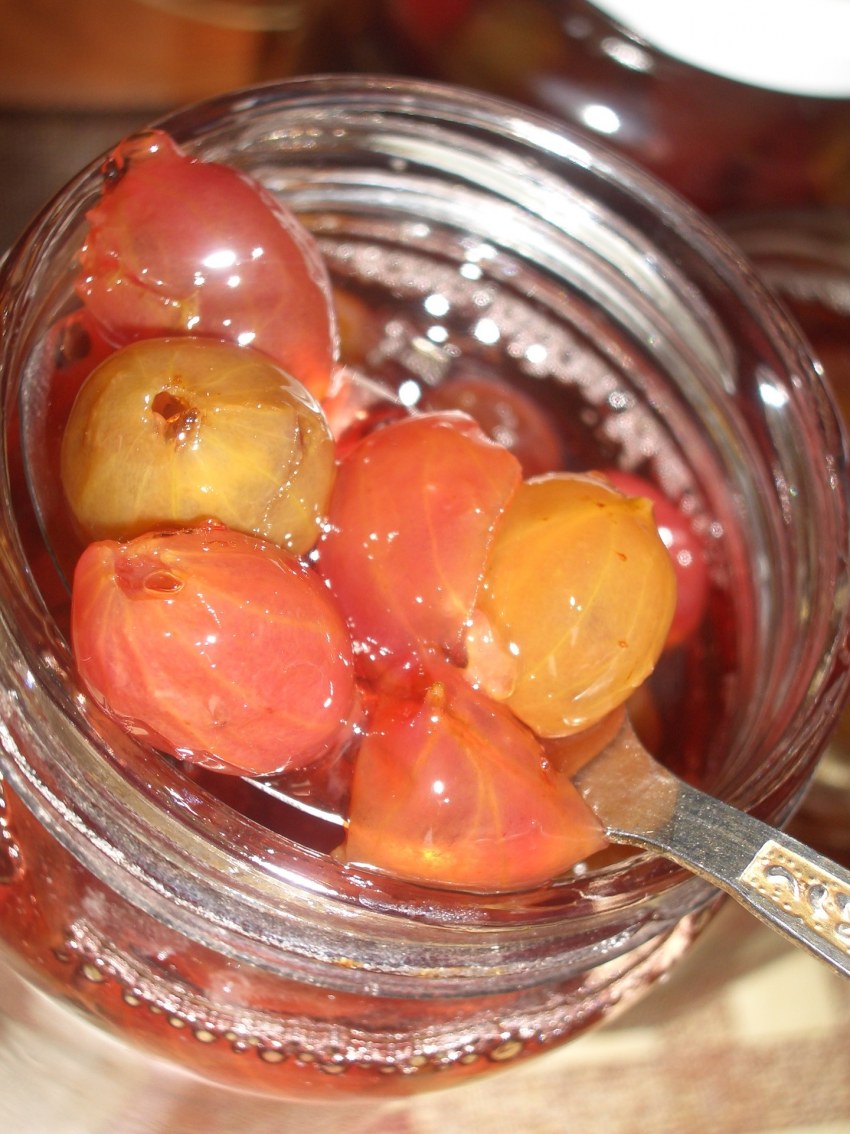 Крыжовниковое варенье красное