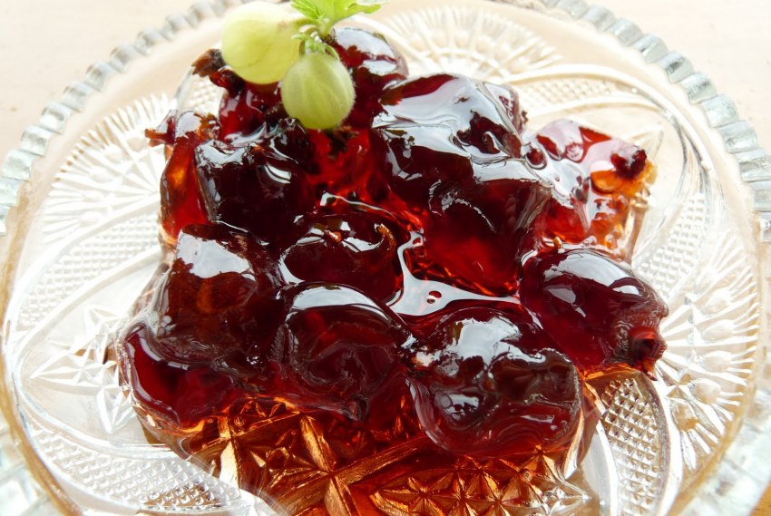 Сорт крыжовника Хиннонмаки ред