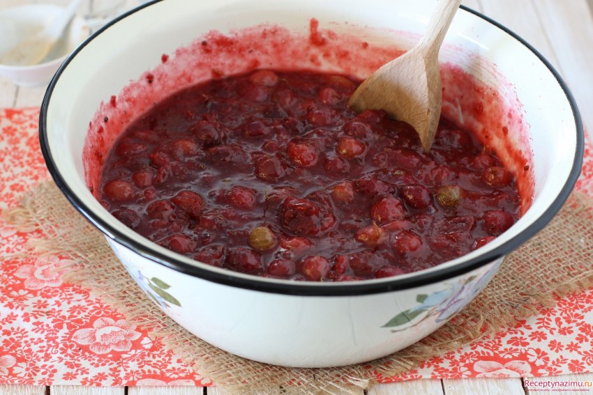 Варенье из красного крыжовника с корицей варить на зиму