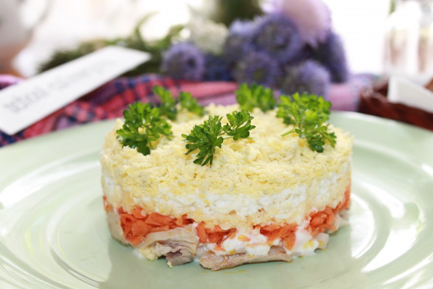 Салат грибы ветчина сыр огурец яйцо слоями