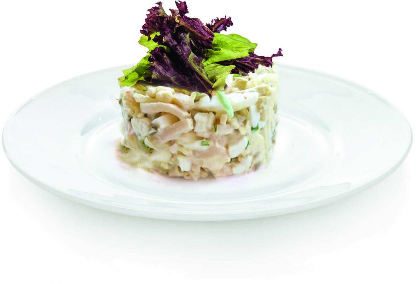 Салат нежный с курицей и огурцом