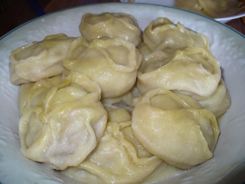 Манты с бульоном