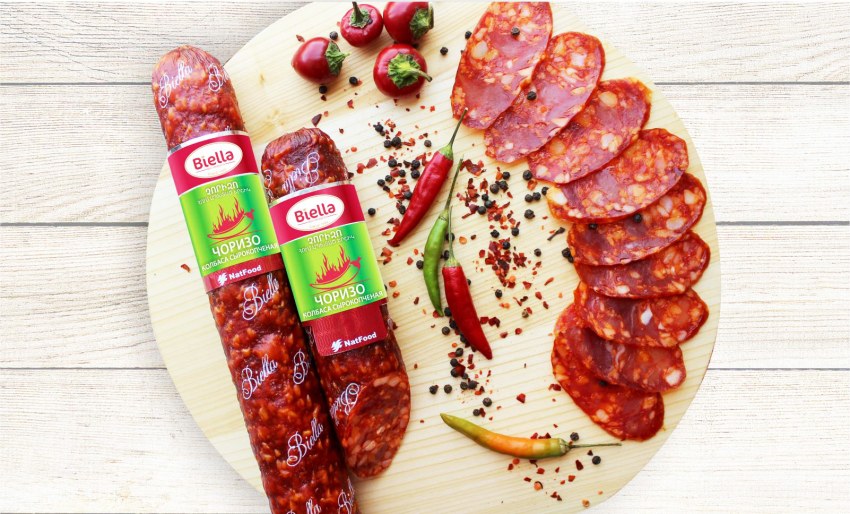 Сырокопченая колбаса чоризо