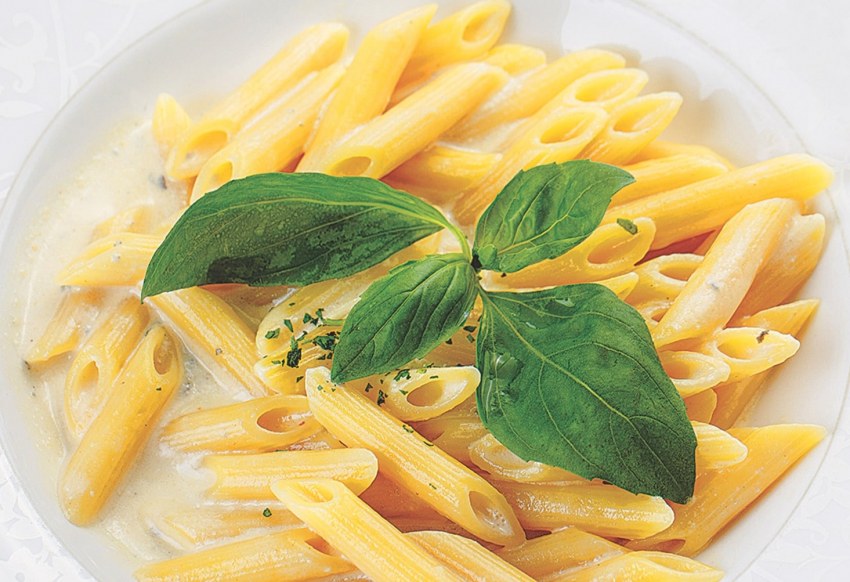 Пенне под сливочным соусом