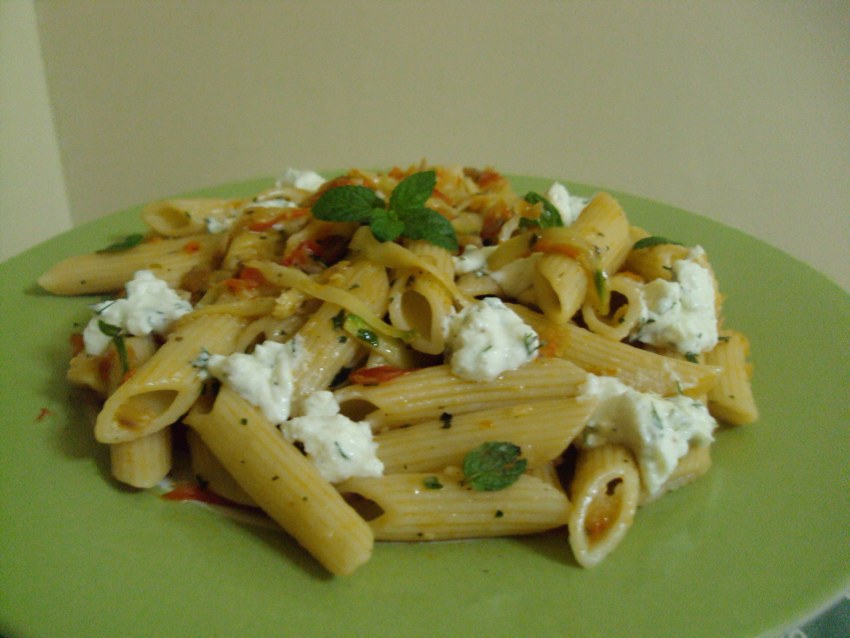 Паста пенне четыре сыра