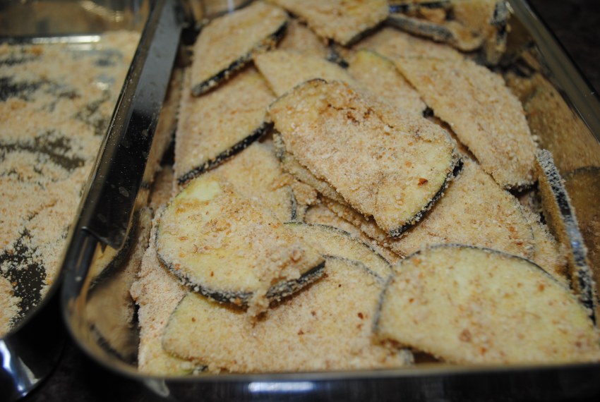 Баклажаны с моцареллой в духовке