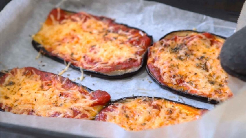 Запеченные баклажаны с луком и томатами икра