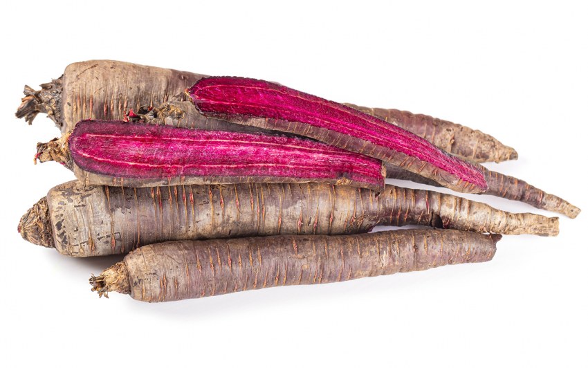 Свекла на белом фоне