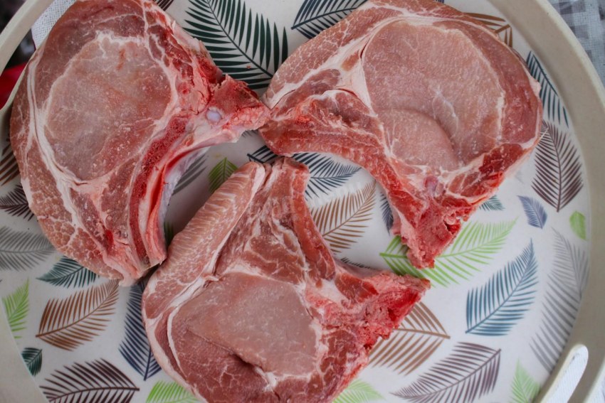 Корейка свиная на кости в духовке