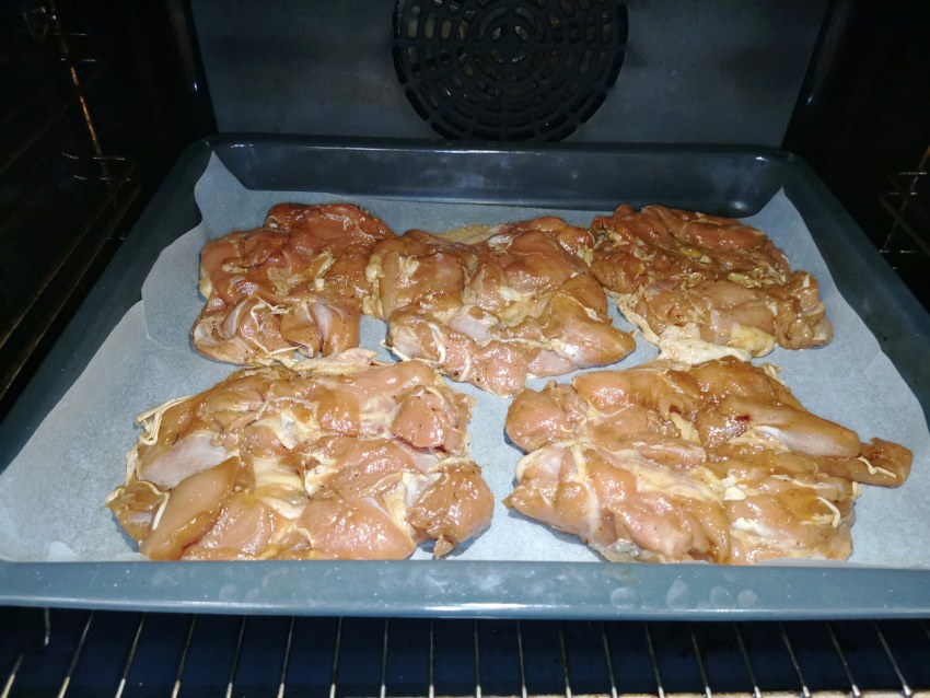 Запеченное куриное филе бедра