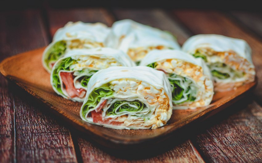 Рулет из лаваша с плавленным сыром