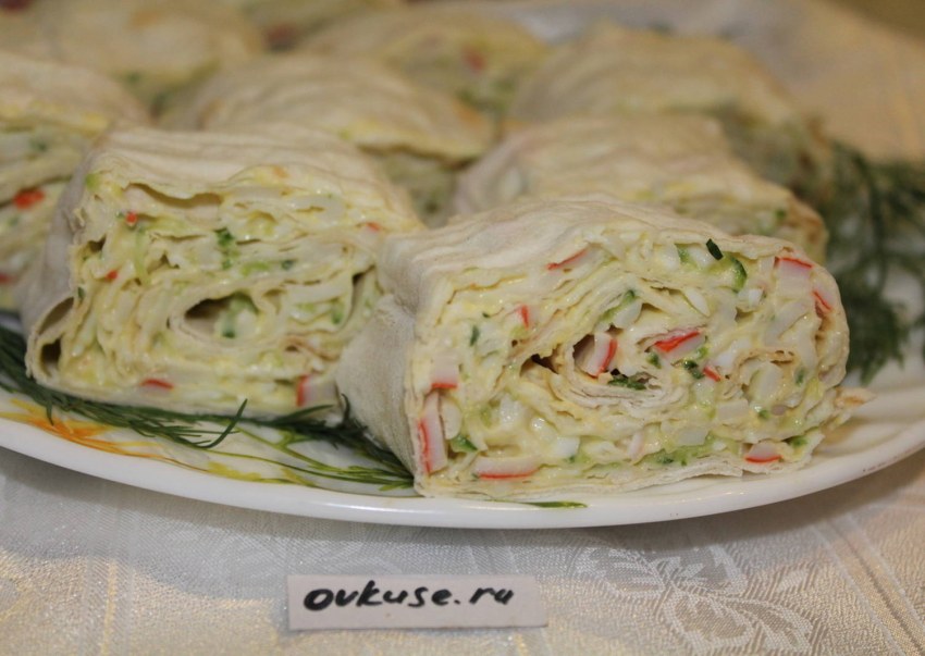 Рулет из лаваша с крабовыми палочками