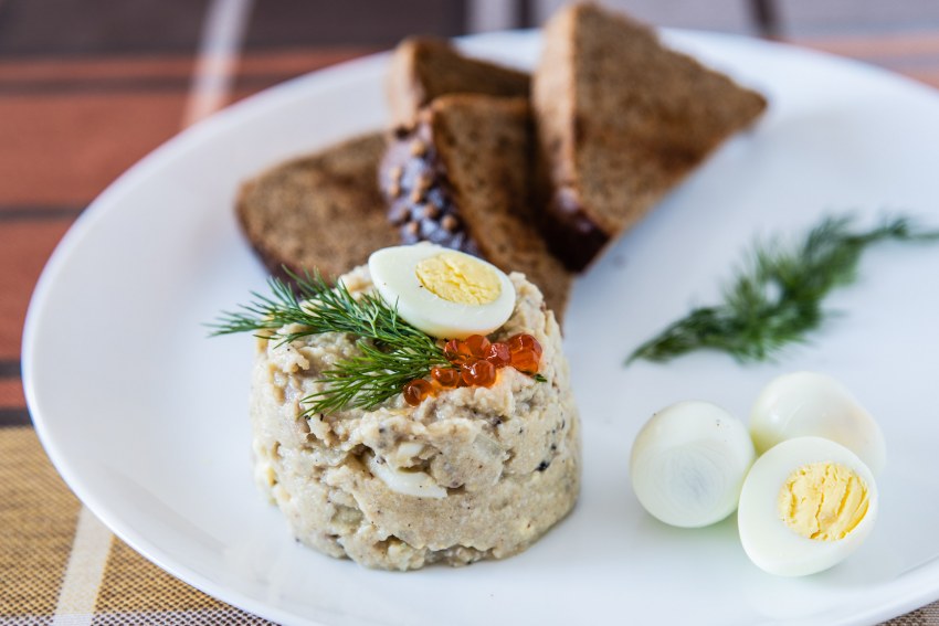 Лук на белом фоне для детей