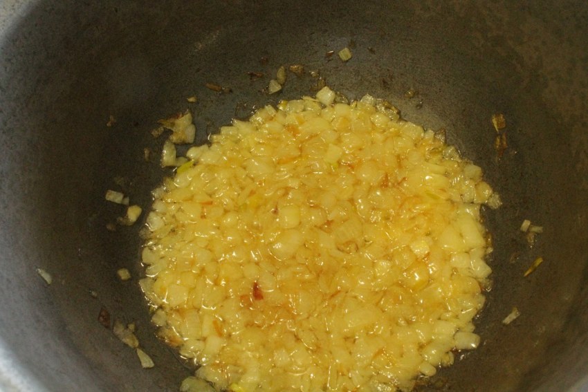 Курица с луком в духовке