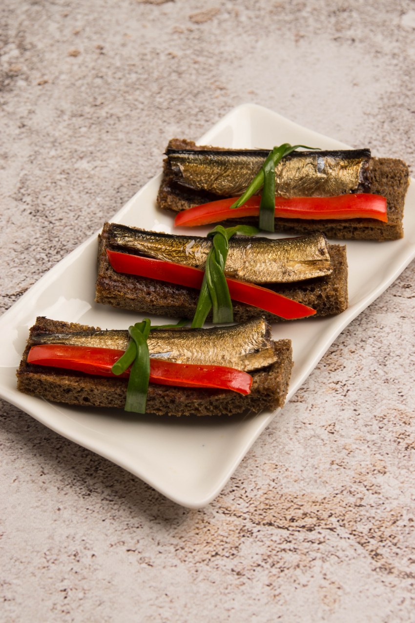 Чиабатта со шпротами