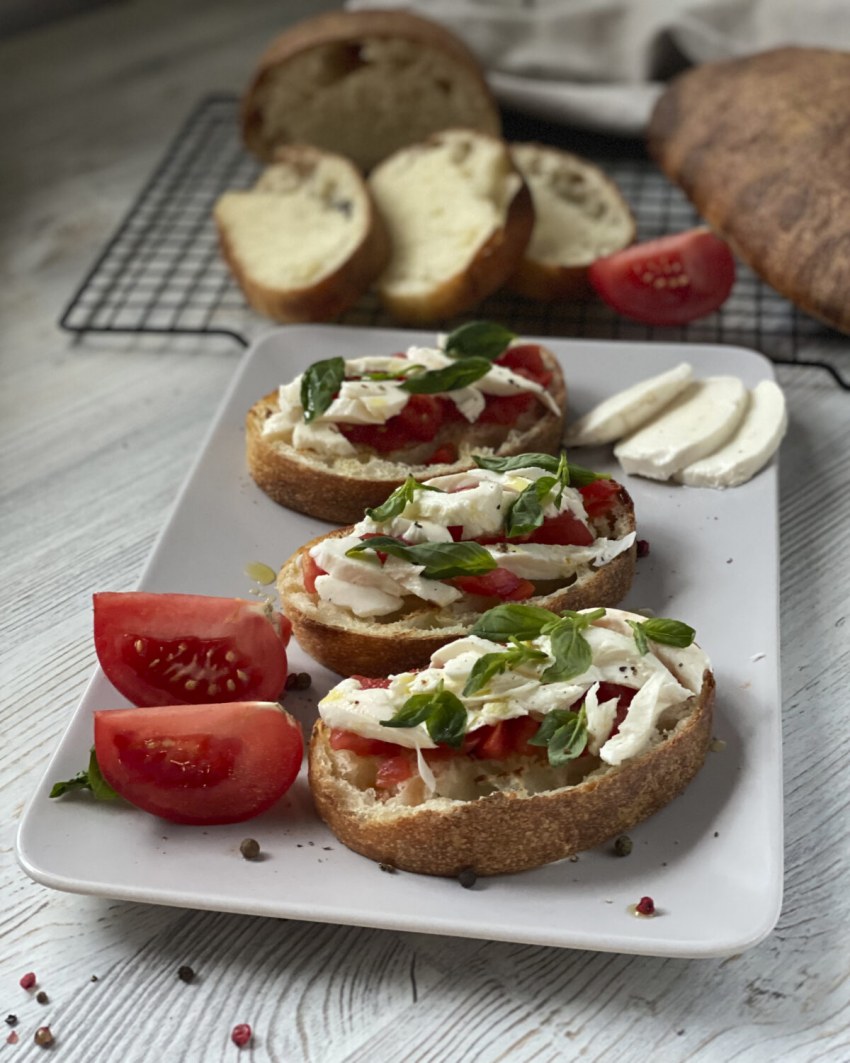 Шпроты в багете закуска