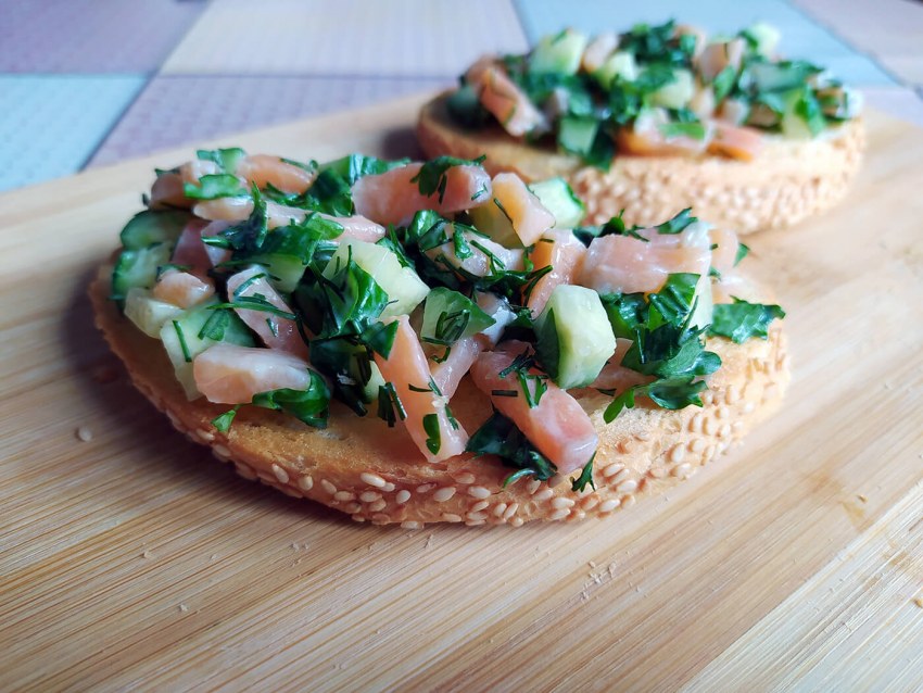 Кростини с томатами