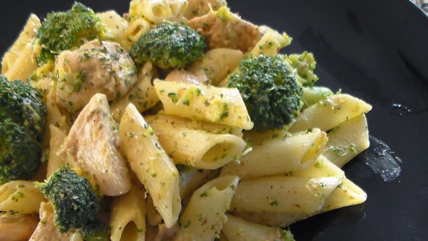 Паста с брокколи и песто