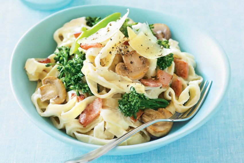 Сливочная паста с лососем и шпинатом