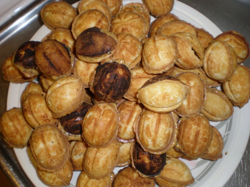 Орешки с кремом