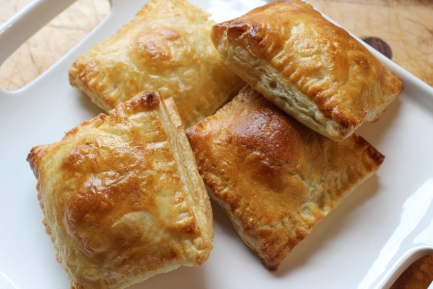 Пироги с рыбой и картошкой